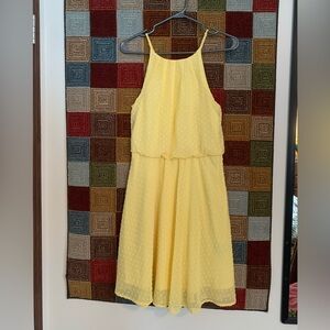 Suzy Shier Light Yellow dress